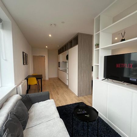 London Heathrow Airport Apartment Voyager House Terminal 12345 - Ev Electric And Parking Available Hillingdon Esterno foto