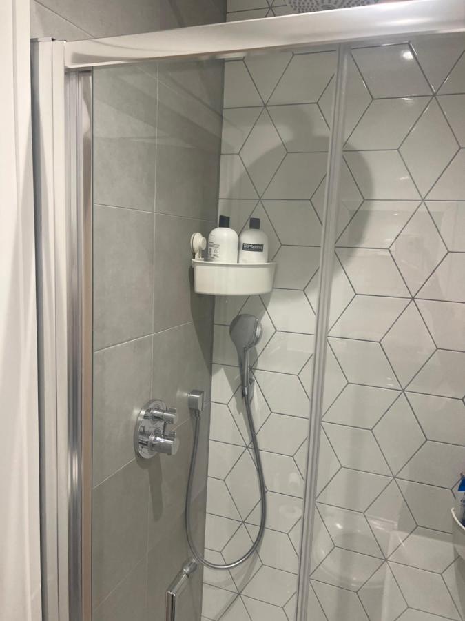 London Heathrow Airport Apartment Voyager House Terminal 12345 - Ev Electric And Parking Available Hillingdon Esterno foto