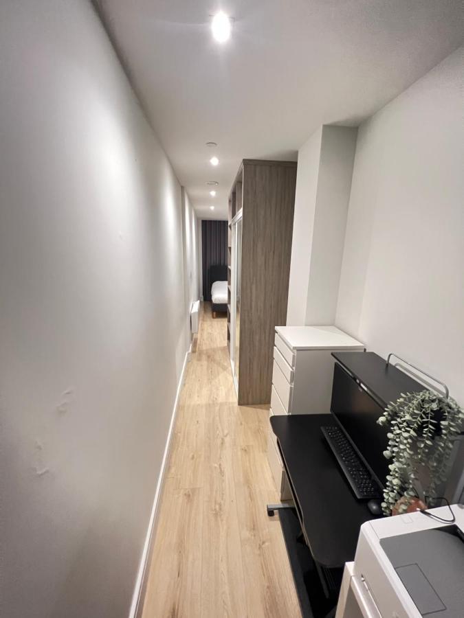 London Heathrow Airport Apartment Voyager House Terminal 12345 - Ev Electric And Parking Available Hillingdon Esterno foto