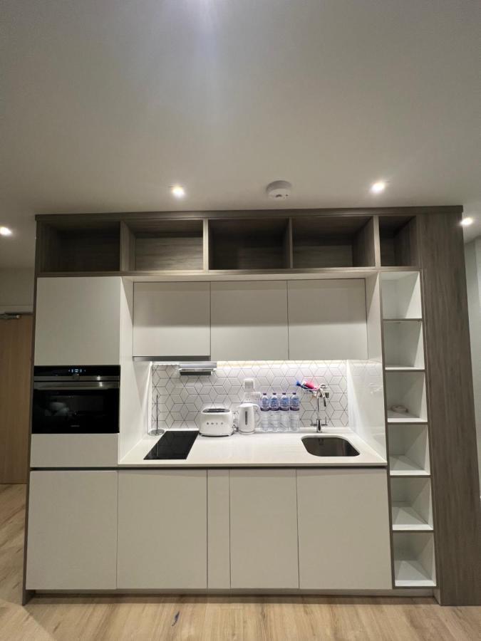 London Heathrow Airport Apartment Voyager House Terminal 12345 - Ev Electric And Parking Available Hillingdon Esterno foto