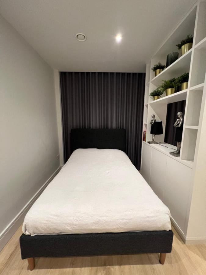 London Heathrow Airport Apartment Voyager House Terminal 12345 - Ev Electric And Parking Available Hillingdon Esterno foto