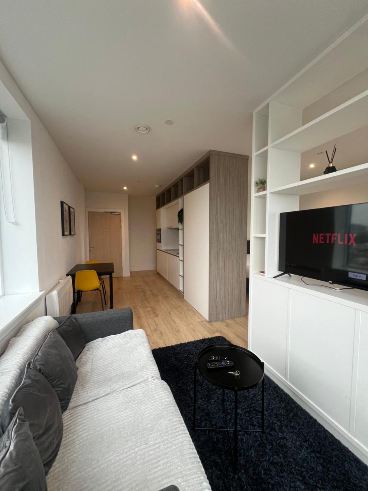 London Heathrow Airport Apartment Voyager House Terminal 12345 - Ev Electric And Parking Available Hillingdon Esterno foto